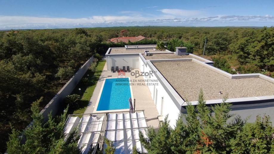 MURVICA-samostojeća kuća prizemnica s dva bazena - Murvica, Poličnik
