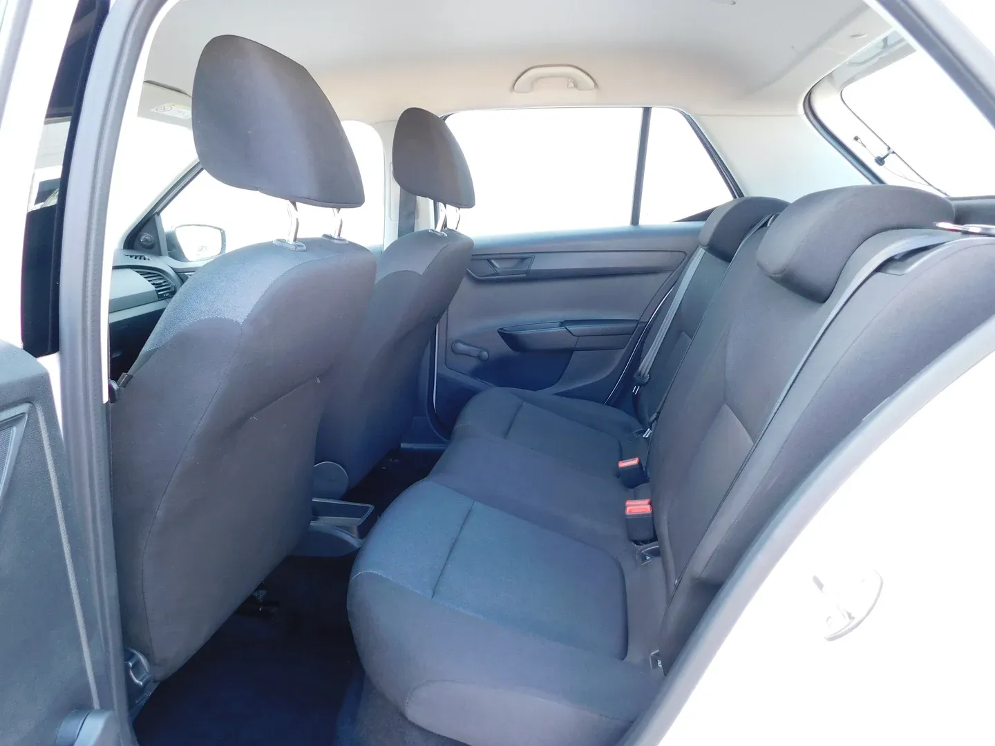 09890 škoda fabia active 1.4 tdi - slika 9