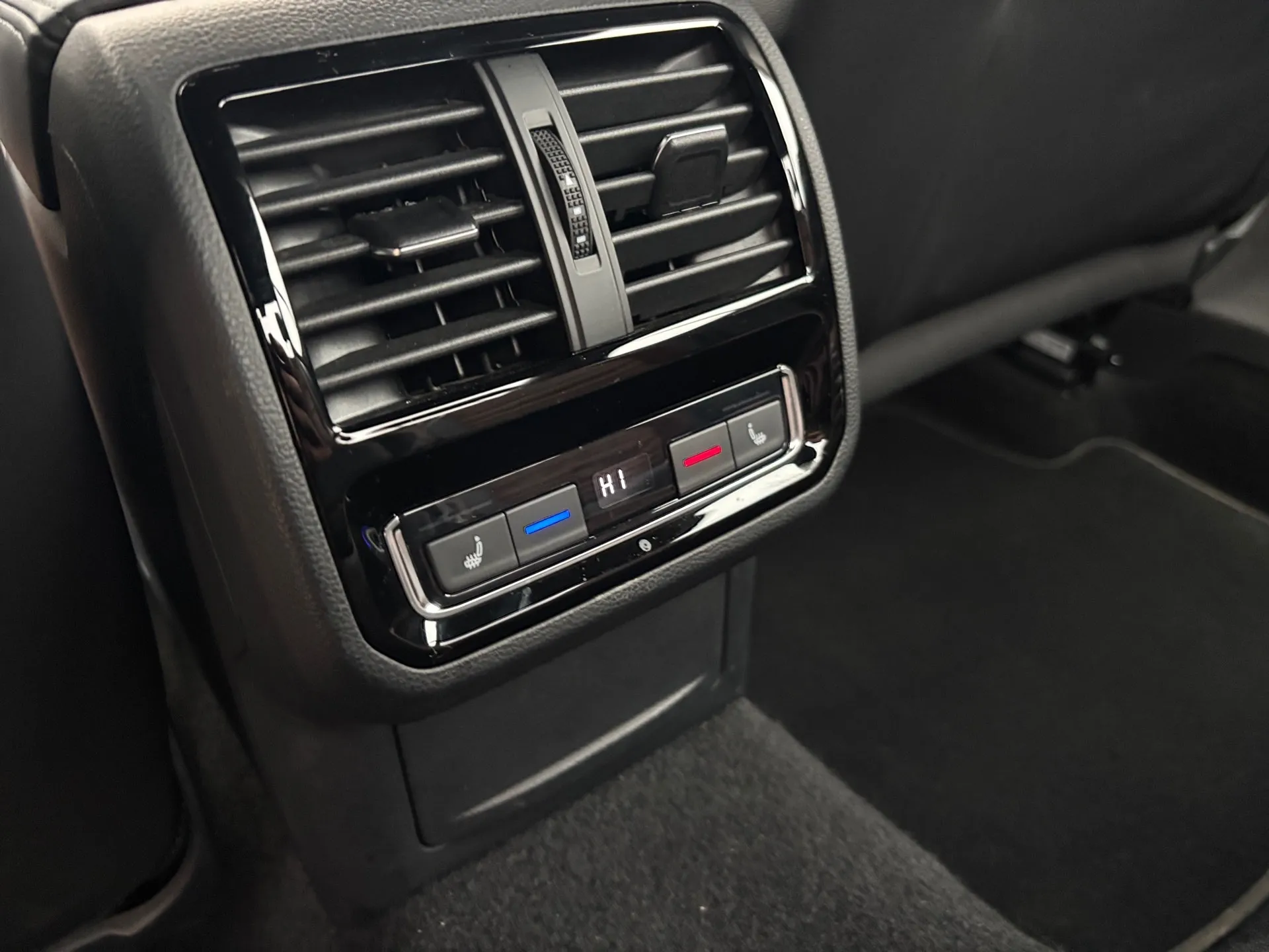 vw passat 2,0 tdi dsg top oprema - slika 16