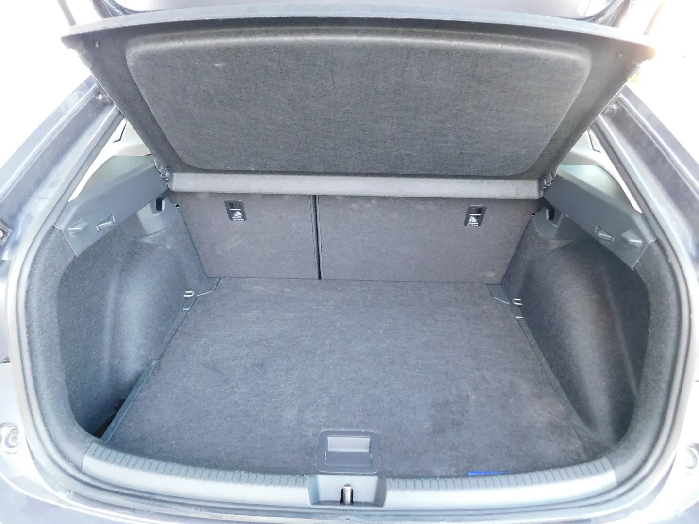 10897 volkswagen taigo 1.0 tsi life - slika 15