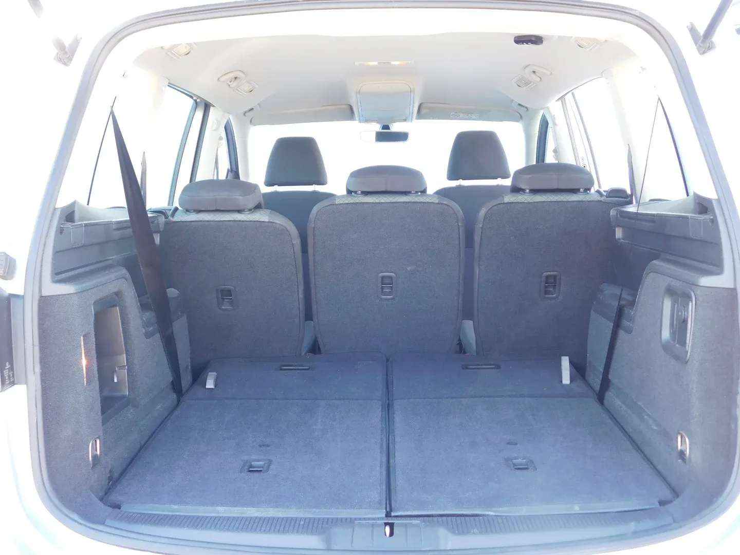 06103 volkswagen sharan fl 2.0 tdi dsg trendline - slika 17