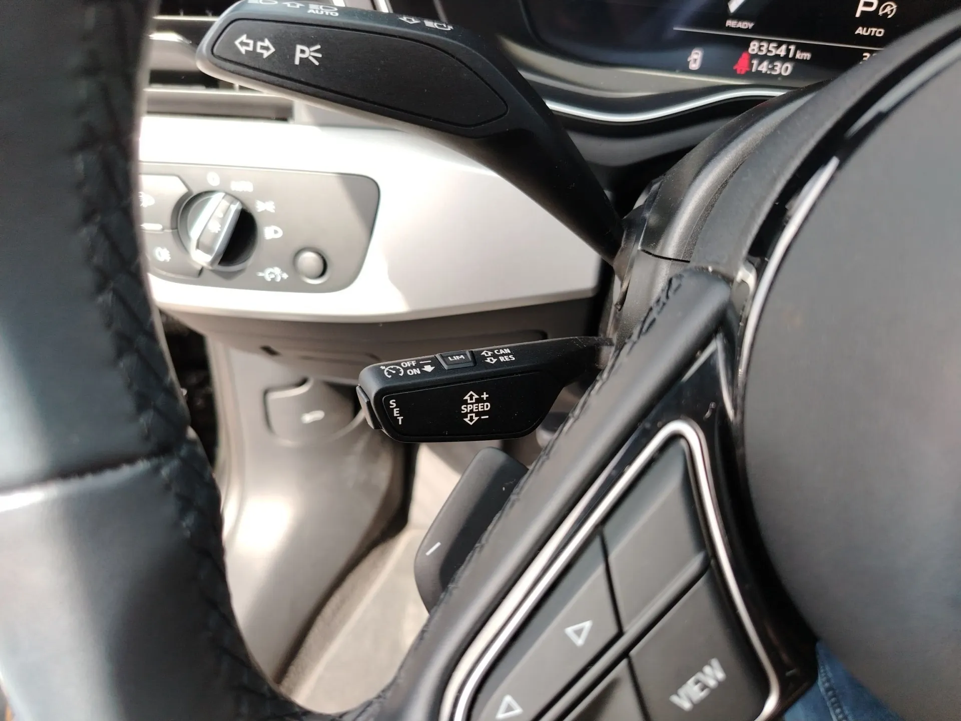 audi a4 40 tdi s tronic quattro s line - slika 17