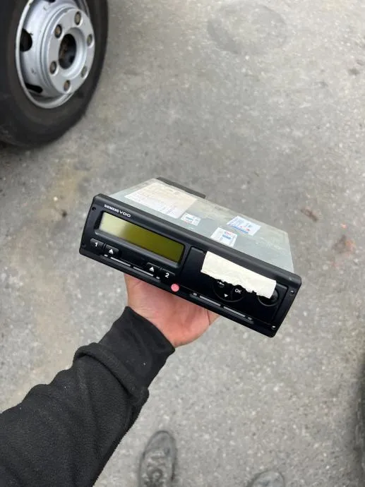 tahograf 12v - slika 2