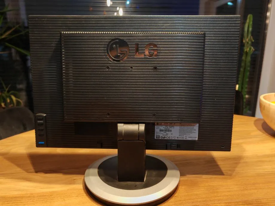lg l204wt 20.1" monitor ekran - slika 3