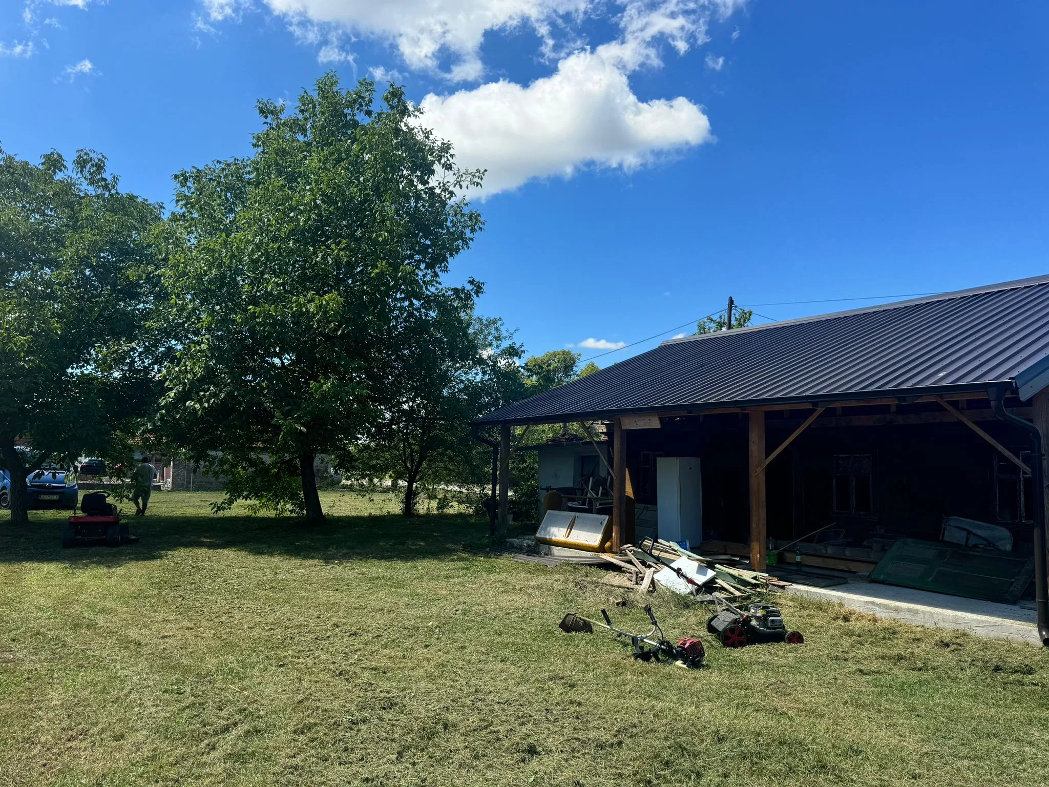 kuća drvena sa 2000m2 okućnice - slika 6
