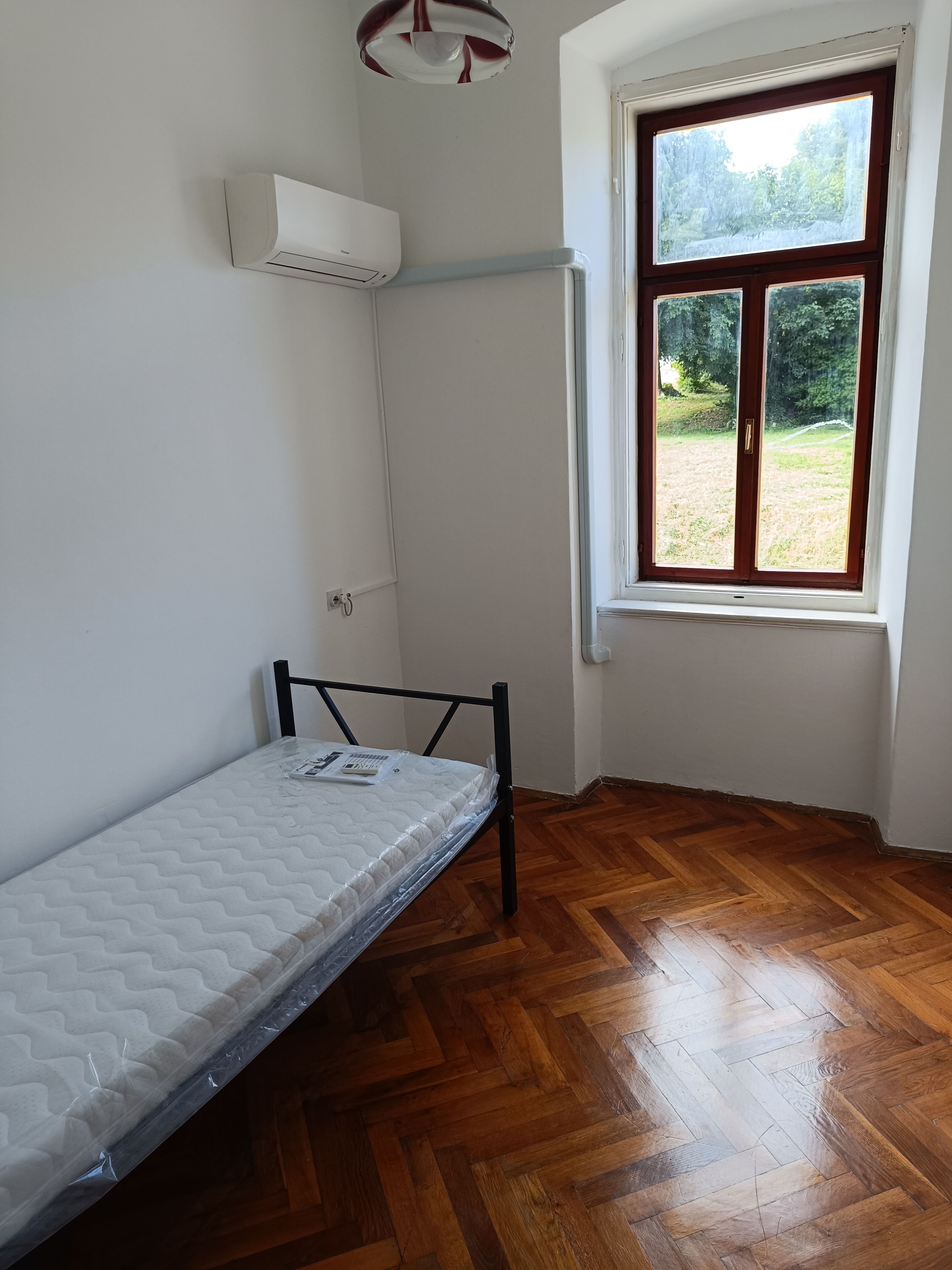 na prodaju je predivan dio autentične talijanske vile blizina arene. - slika 18