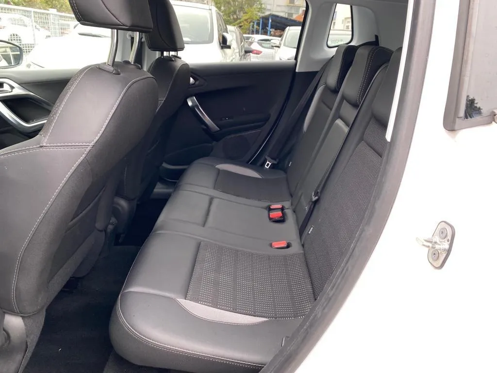 peugeot 2008 1,2 puretech, navi, tempomat, 4x garancija! - slika 21