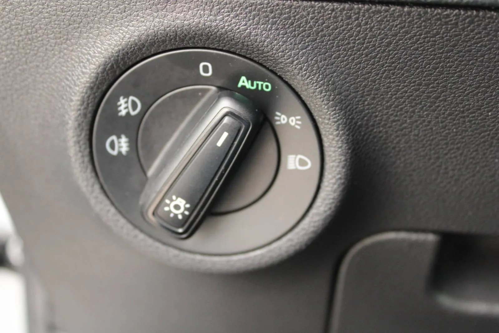 škoda karoq 2.0 tdi dsg *navigacija, kamera* - slika 9