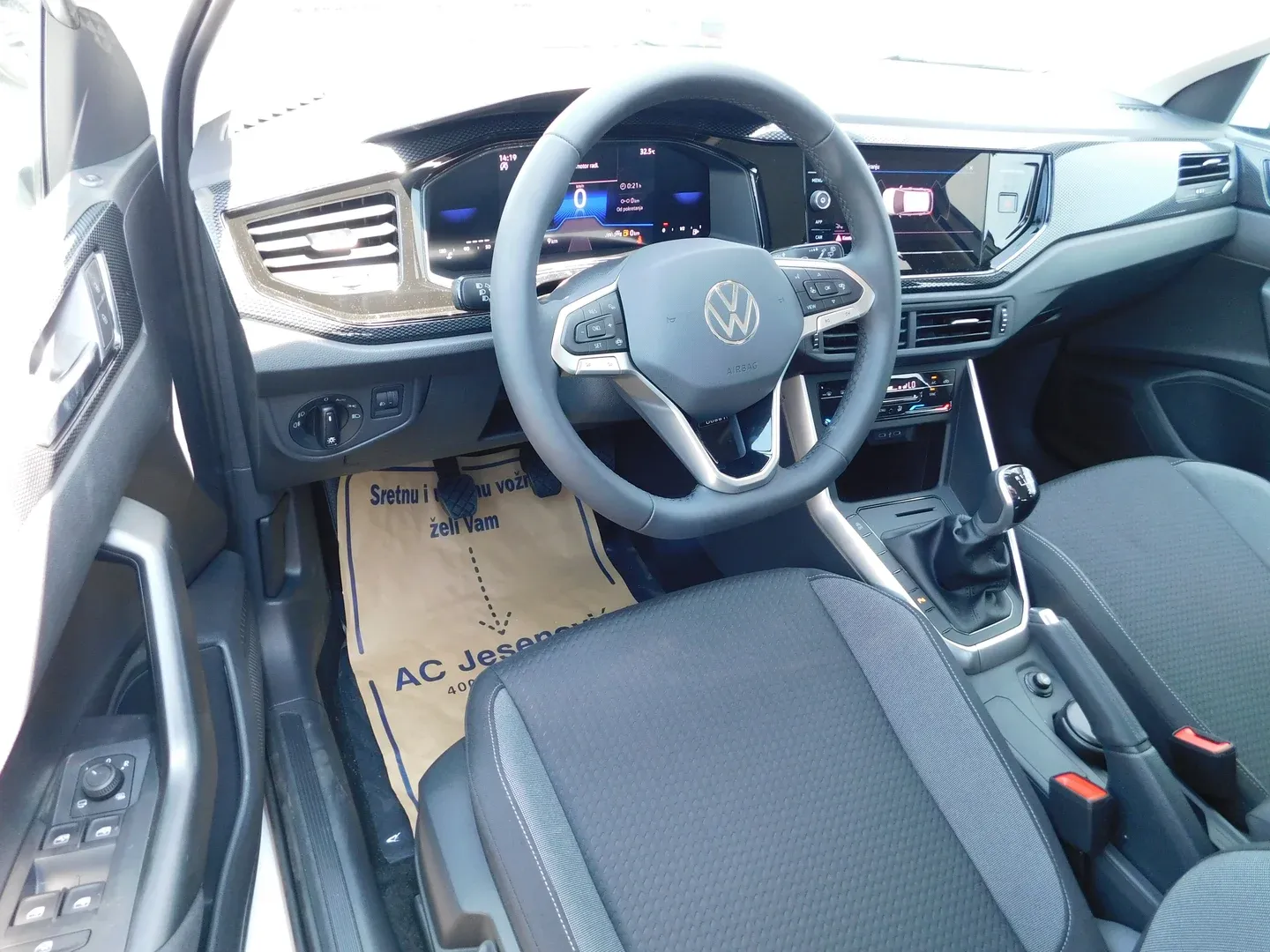 12688 volkswagen polo 1.0 tsi 4life - slika 9