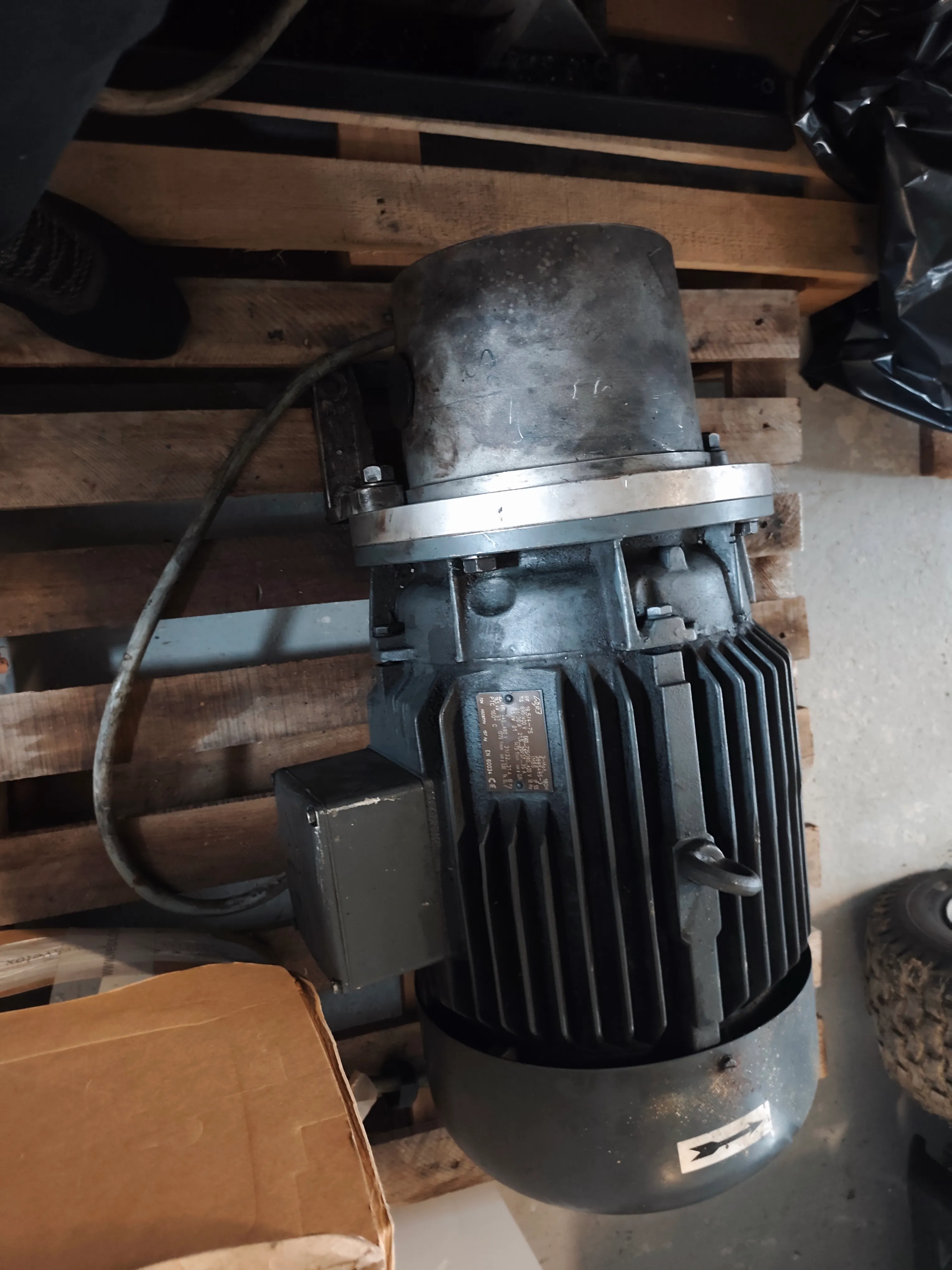 prodaju se tri trofazna elektro motora 18kw - slika 3