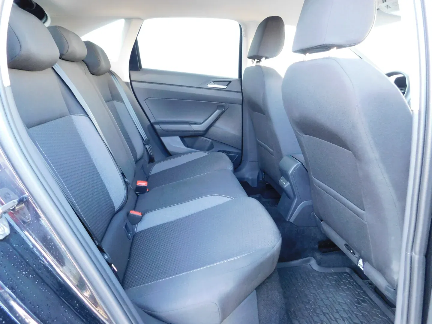 10894 volkswagen taigo 1.0 tsi life - slika 13