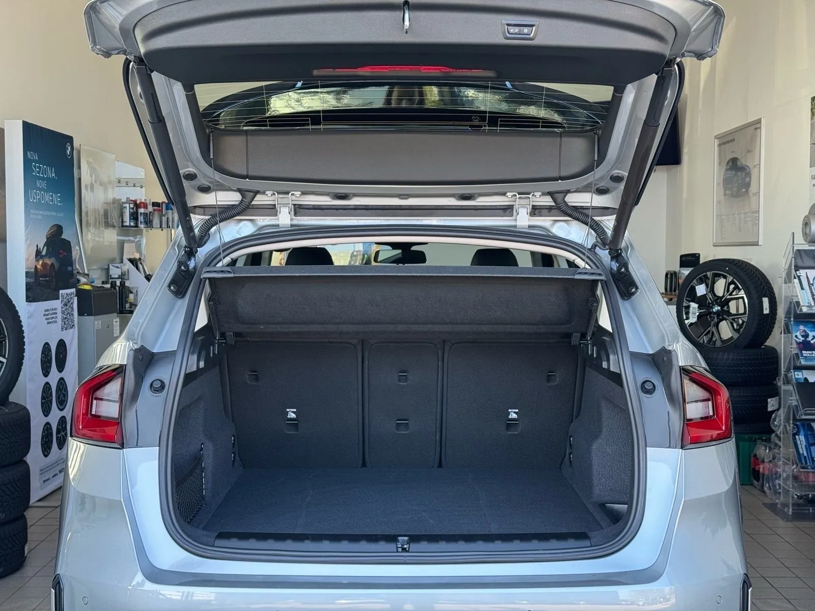 bmw x1 xdrive20d automatik x line - slika 13