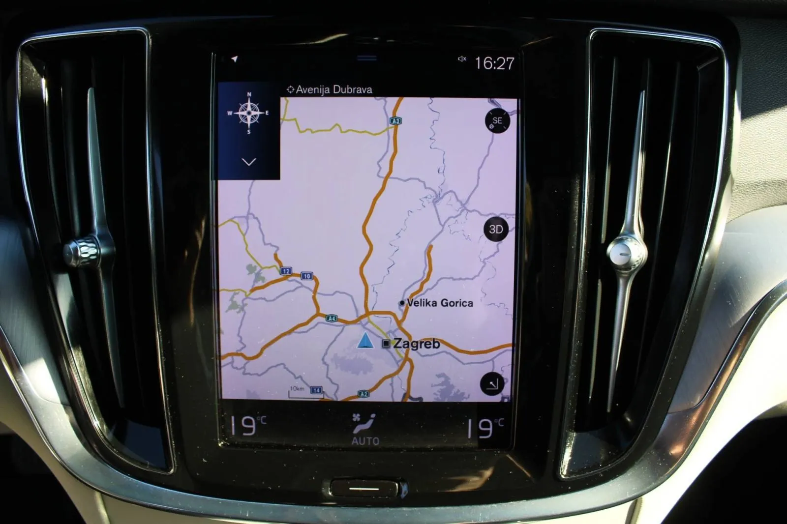 volvo v60 t6 awd recharge inscription *led, navigacija, kamera* - slika 18
