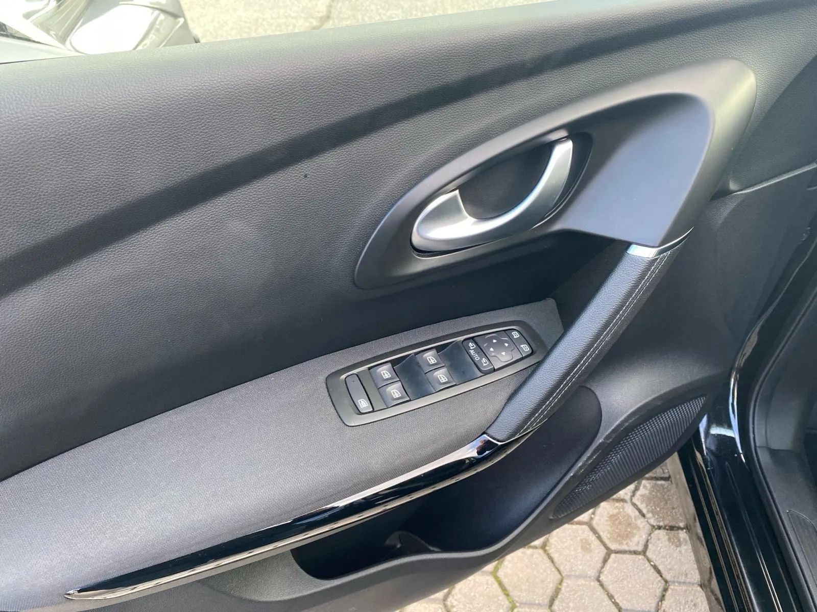 renault kadjar dci 115 kamera, keyless, navigacija, 4x garancija!!! - slika 15