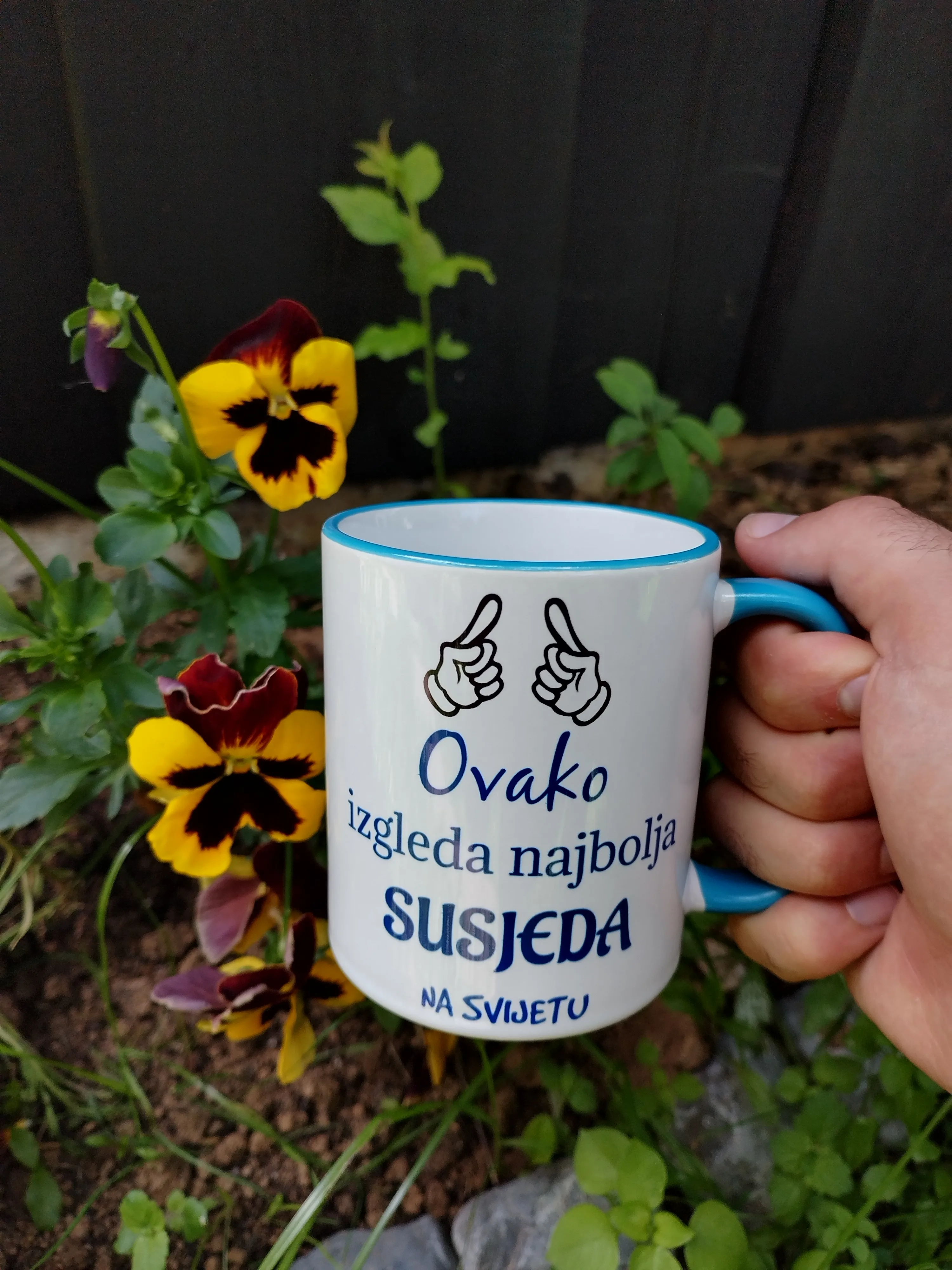 šalice s rubom i drškom u boji - slika 7