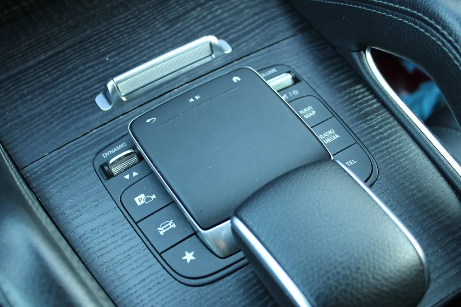 mercedes-benz gle 350de amg automatik - slika 19
