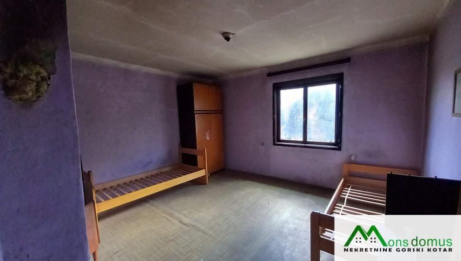 stara kuća u dobrom stanju (prodaja) - slika 7