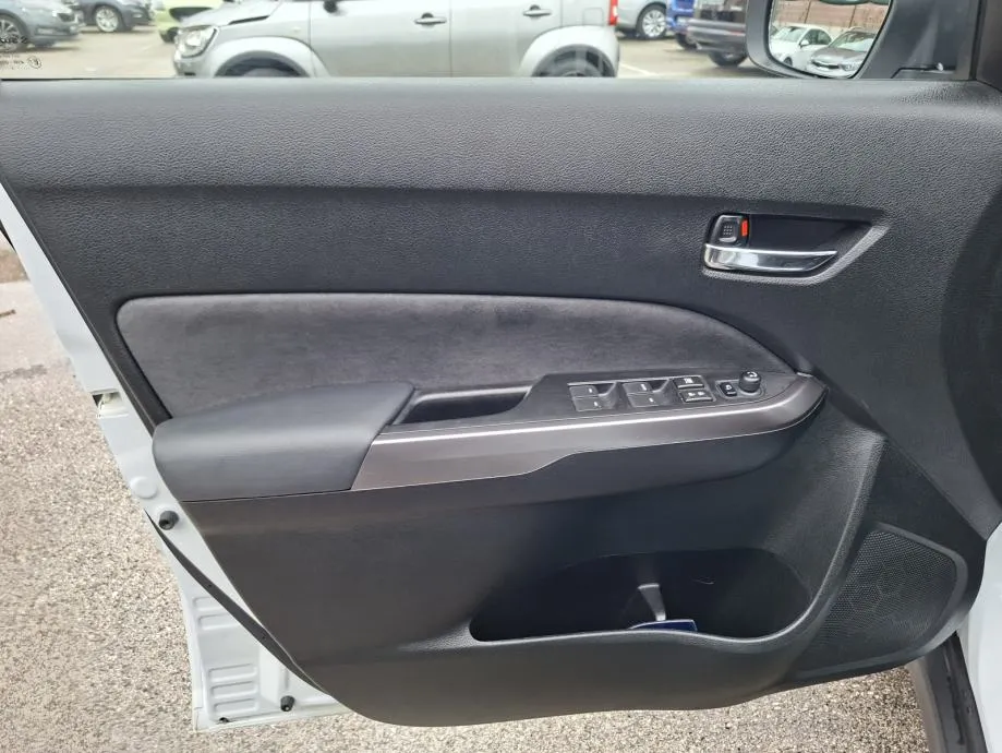 suzuki vitara 1,4 2wd glx+ hybrid reg. 03/27 - slika 16