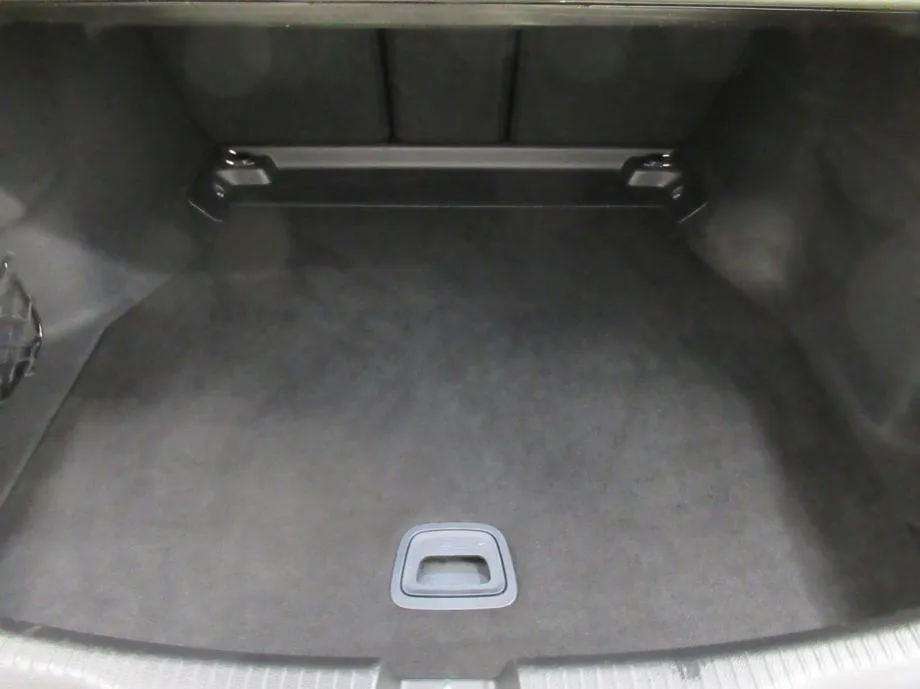 mercedes-benz c-klasa 220 d avantgarde advanced plus - slika 18
