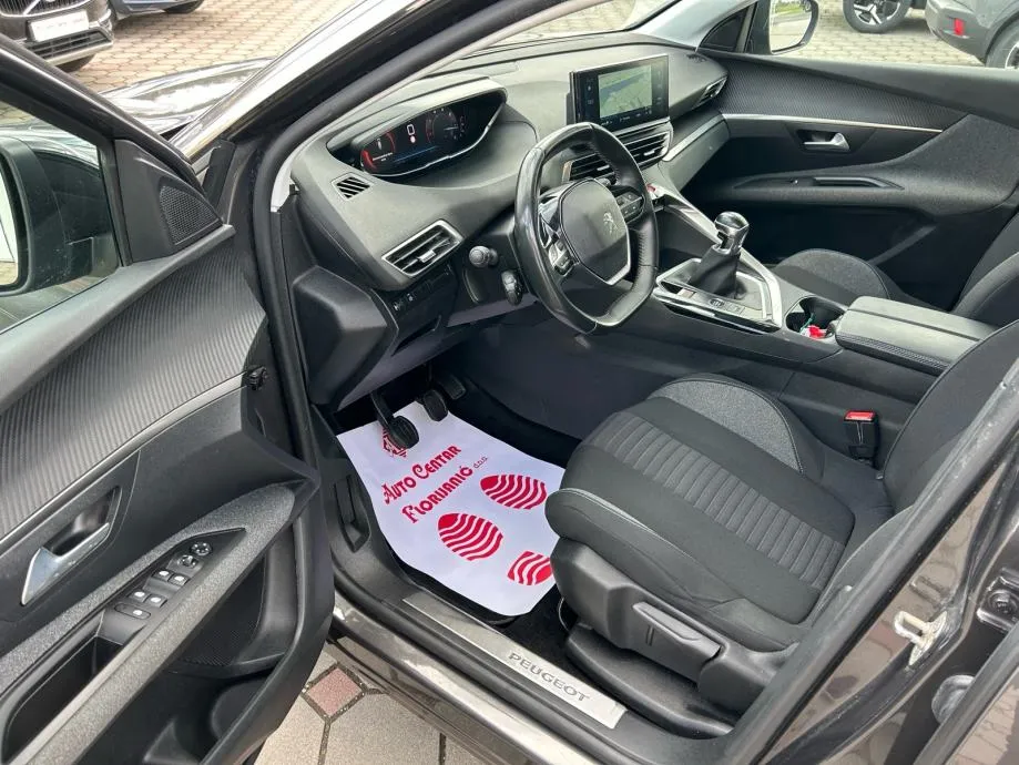peugeot 3008 1,5 blue hdi 2022.,hr vozilo, servisna, navi, kamera.... - slika 10