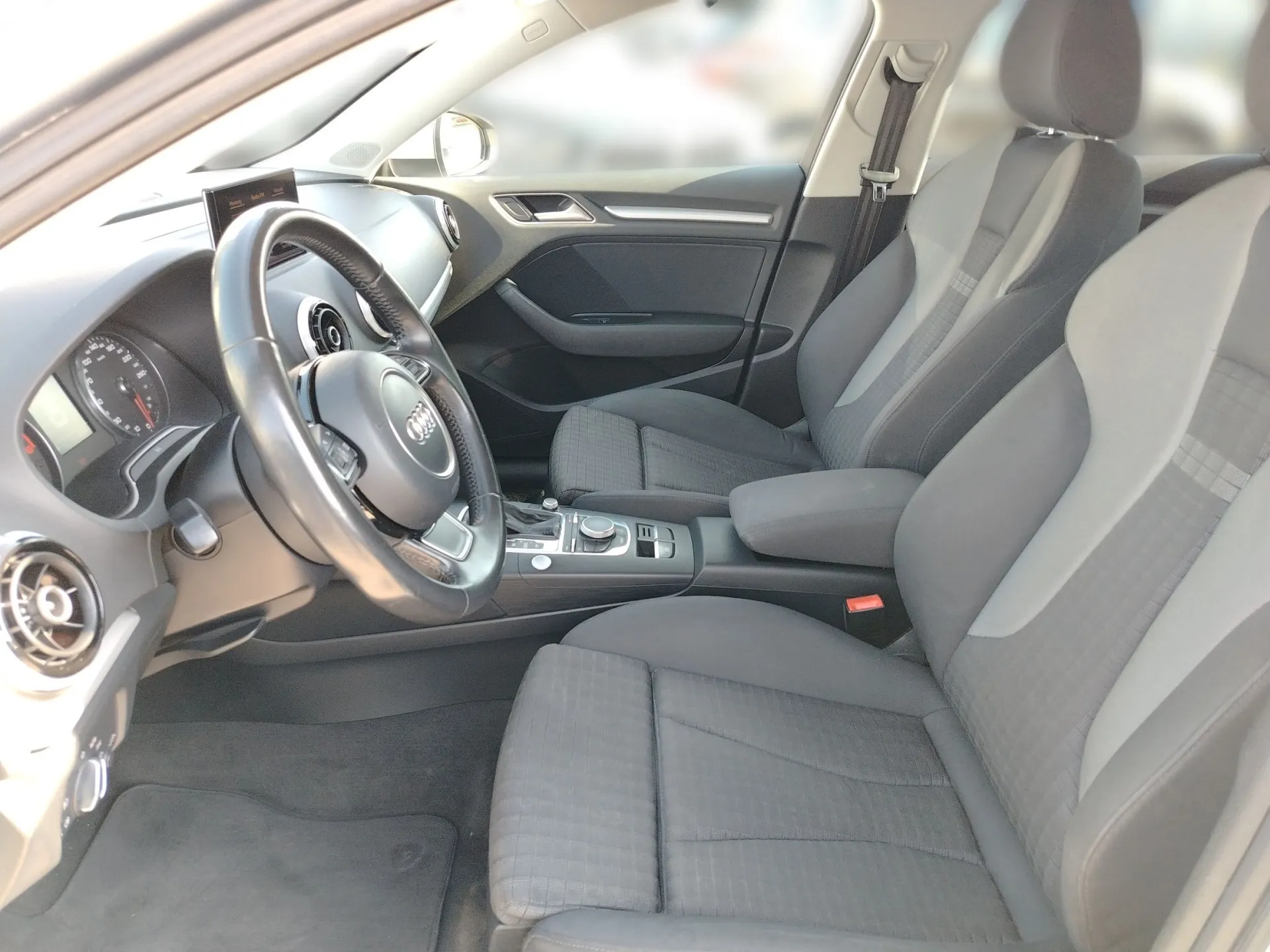audi a3 sportback 2.0 tdi s tronic bi-xenon - slika 7