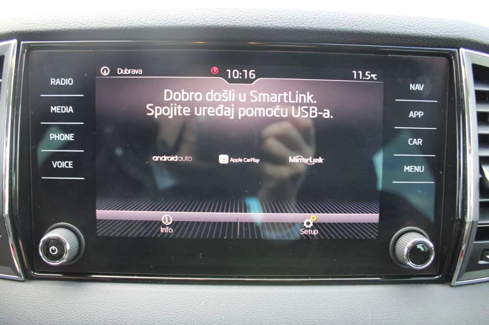 škoda karoq 1.6 tdi dsg *led, navigacija, kamera* - slika 22