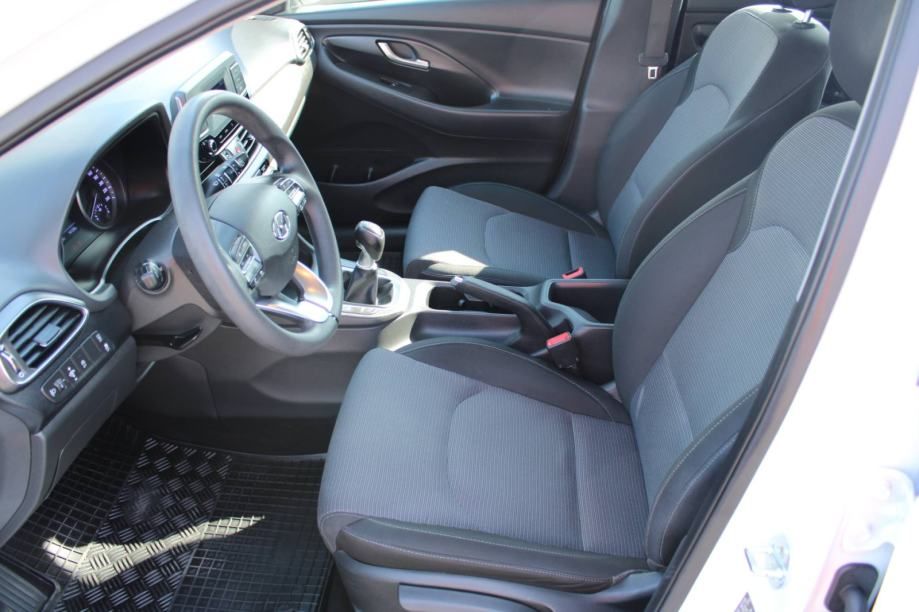 hyundai i30 karavan 1.0 t-gdi 120 - slika 17