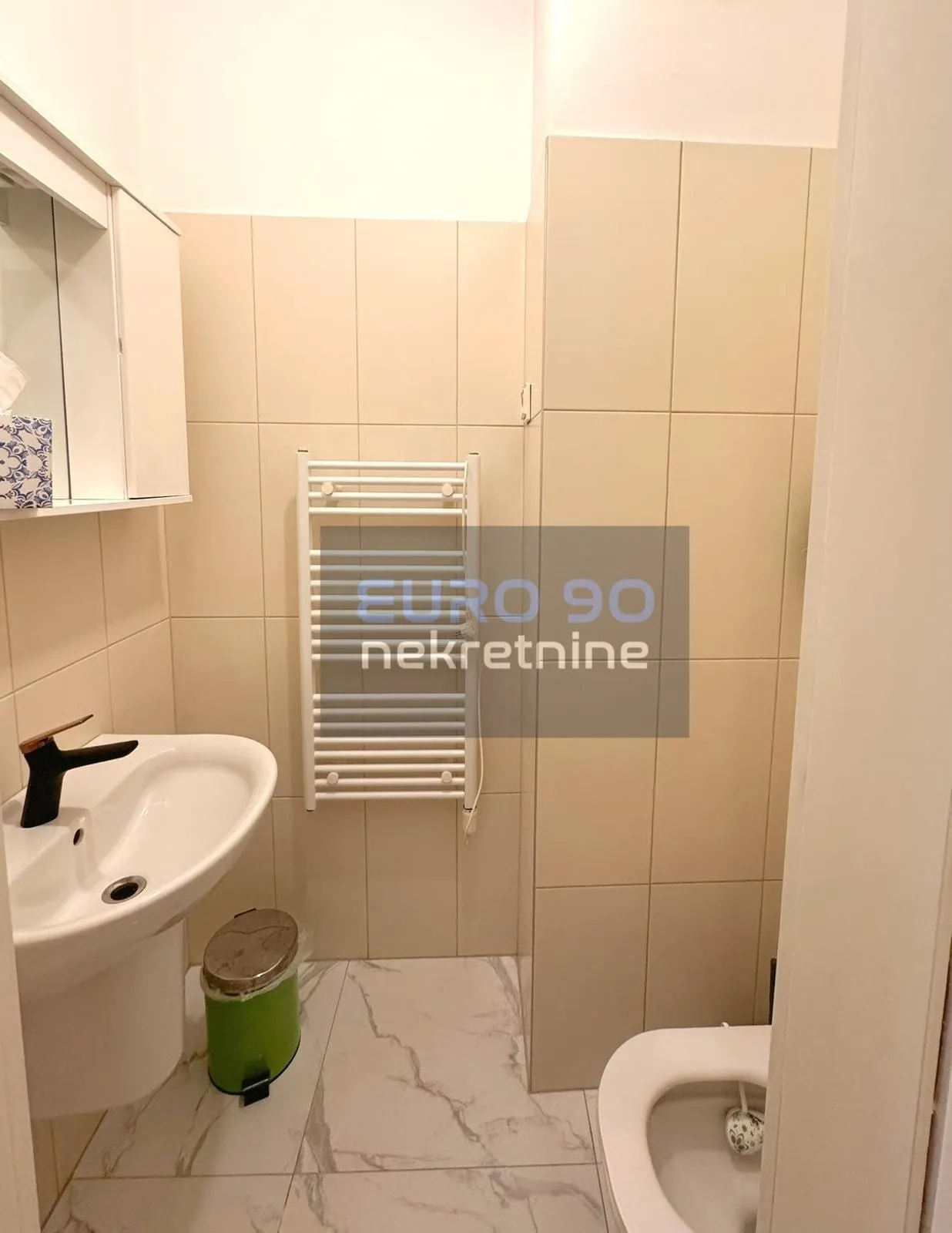 zadar/branimirova obala-trosoban namješten stan 95m2,lift,pogled ! - slika 11