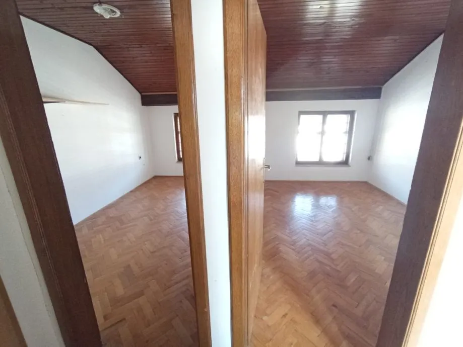 kuća: zagreb (trnovčica), 300.00 m2 = 4 etaže / stana (prodaja) - slika 9
