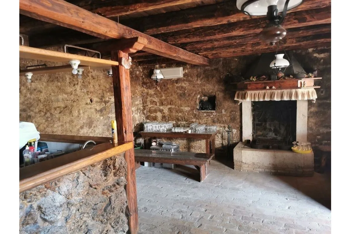 vrsar-imanje sa 3 kuće (prodaja) - slika 10