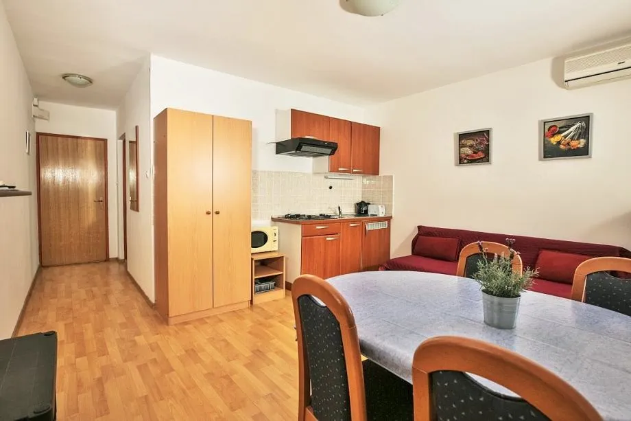 stan: novi vinodolski, 30,47 m2 jednoiposobni apartman, 100 m od mora - slika 3