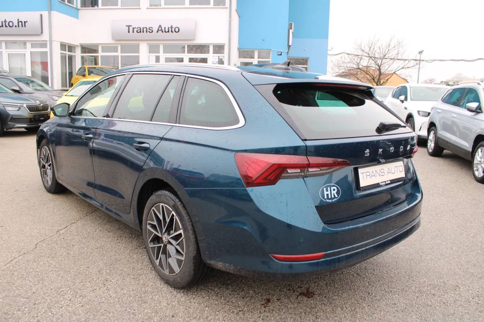 škoda octavia combi 2.0 tdi *panorama, led, navigacija, kamera* - slika 7