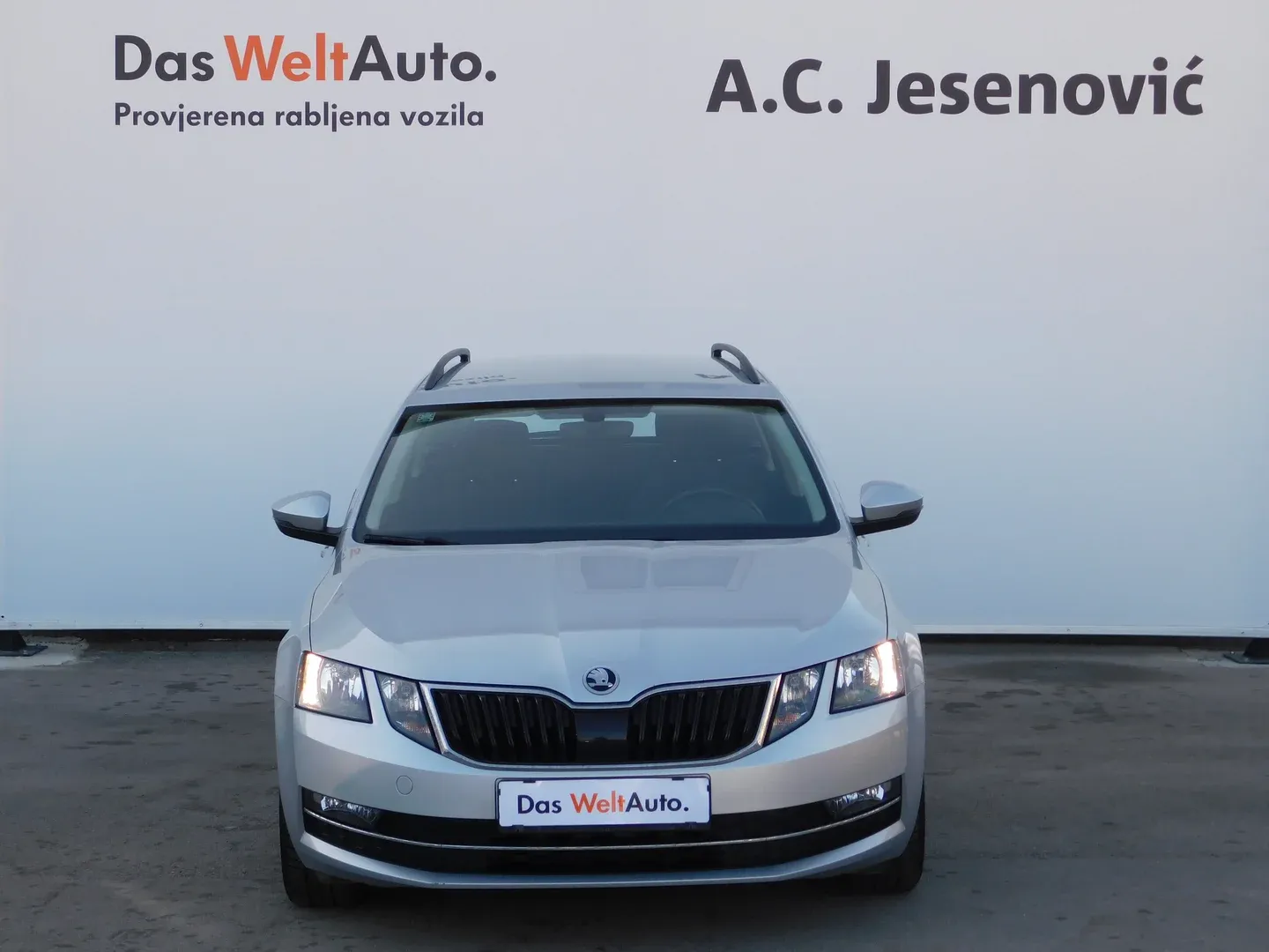 05884 škoda octavia combi style 1.6 tdi - slika 2