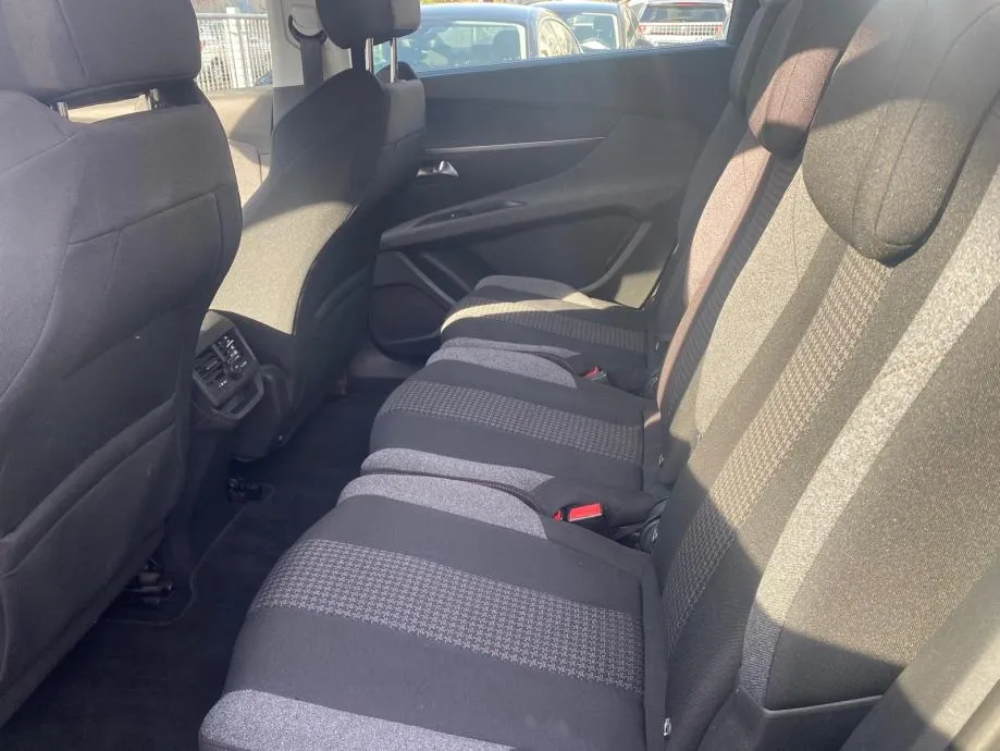 peugeot 5008 1,5 bluehdi automatik,tempomat, navi, 4x garancija! - slika 16