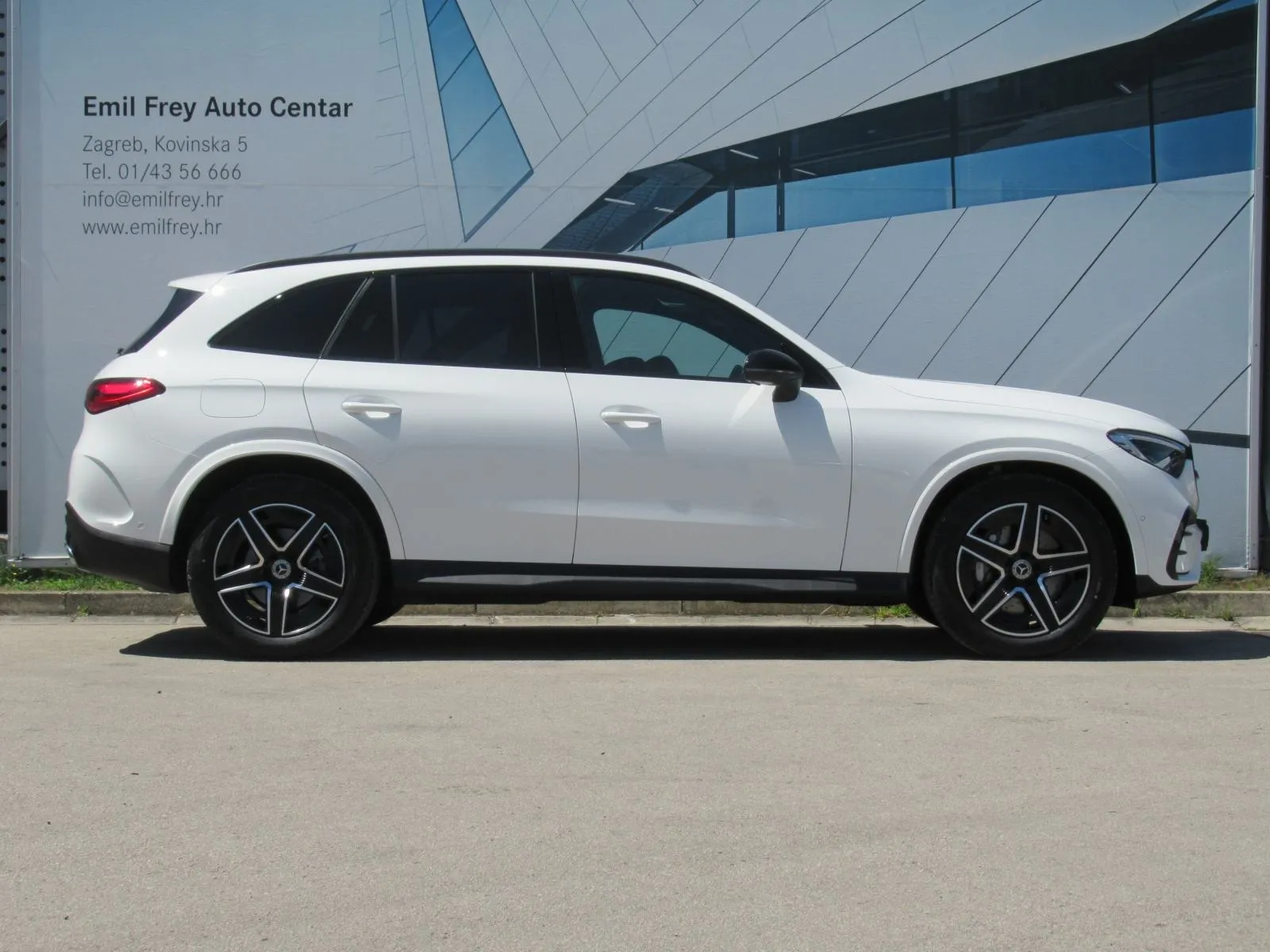 mercedes-benz glc 220 d 4m amg line - slika 5