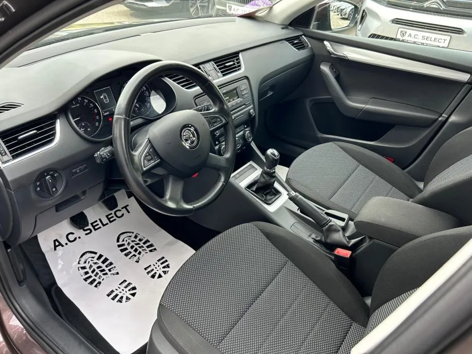 škoda octavia sw 1,6 tdi - 149.000km - servisna - odlična - reg 1 god! - slika 7
