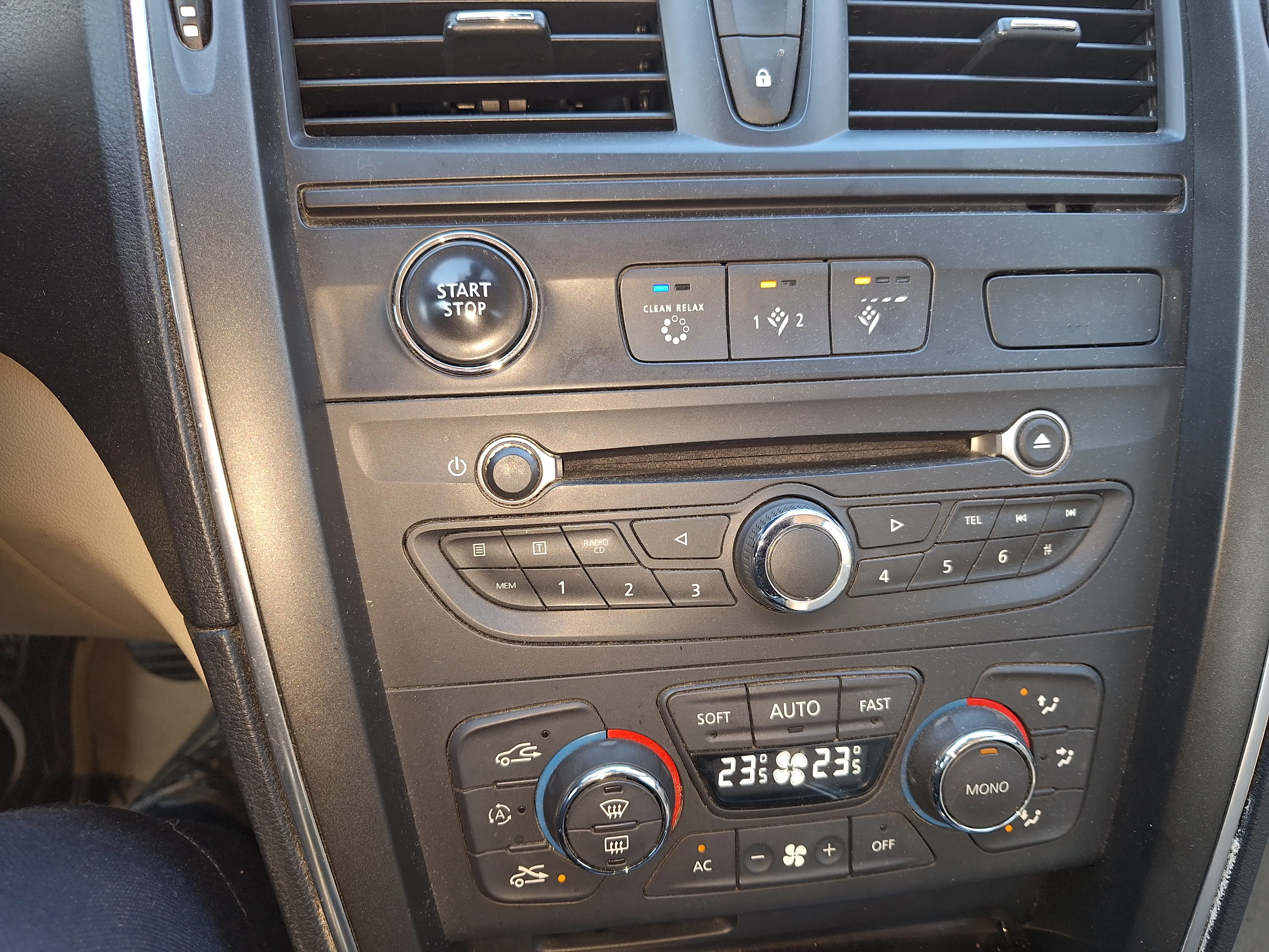 renaulut latitude, 2012g,2.0dci,hr vozilo,,reg god dana - slika 8