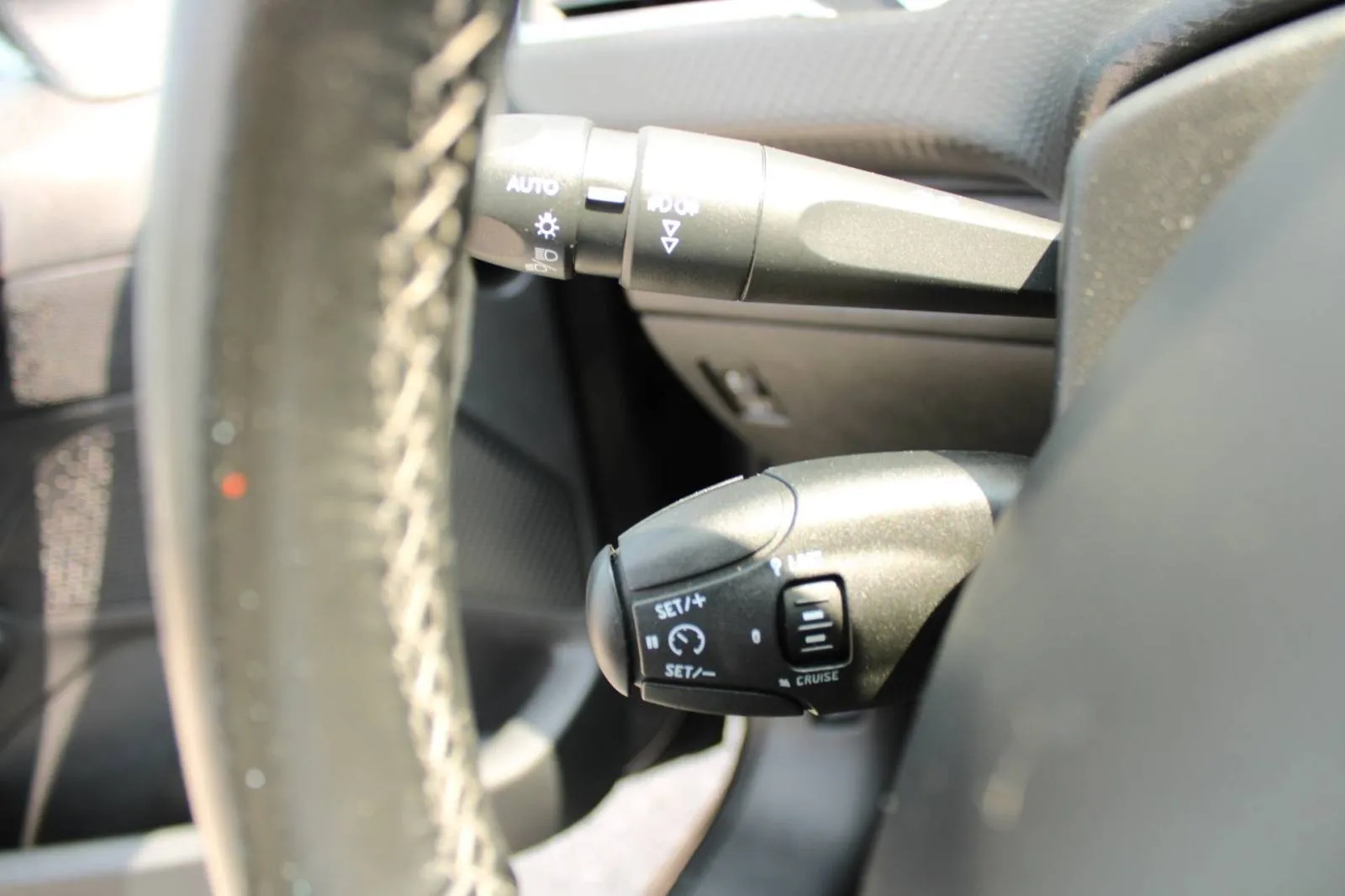 peugeot 208 1.5 hdi allure *navigacija* - slika 16