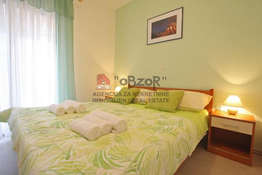 sukošan-apartmanska kuća sa 7 apartmana - slika 17