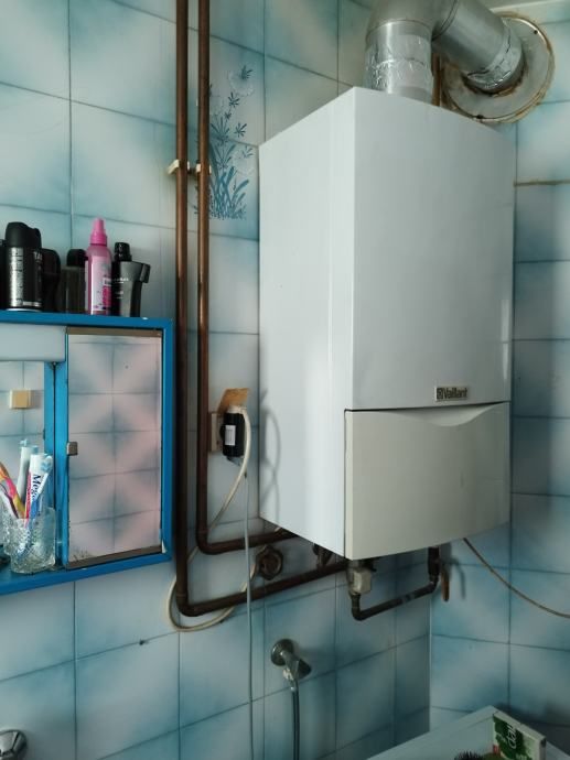 poslovno stambeno uredski prostor 310 m2 na okućnici od 3000 m2 - slika 14