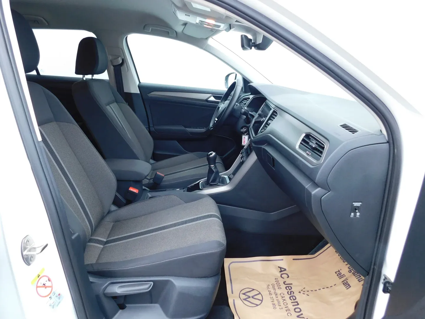 10264 volkswagen t-roc 1.0 tsi design - slika 12