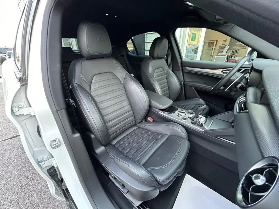 alfa romeo stelvio 2,2 jtd q4 veloce - 2025 - 19.000km - full - reg !! - slika 11