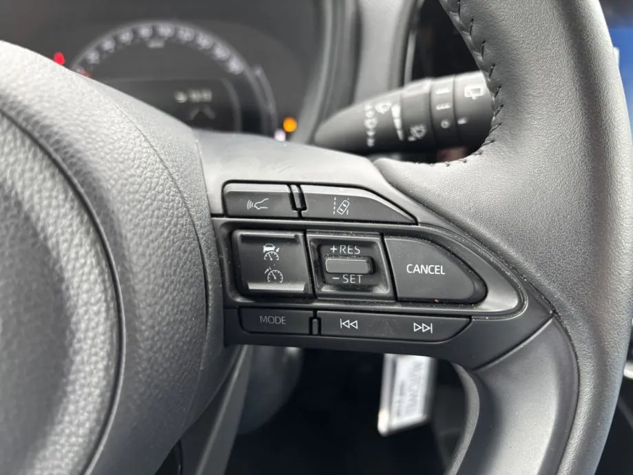 toyota aygo x 1,0 vvt - i x-play - slika 12