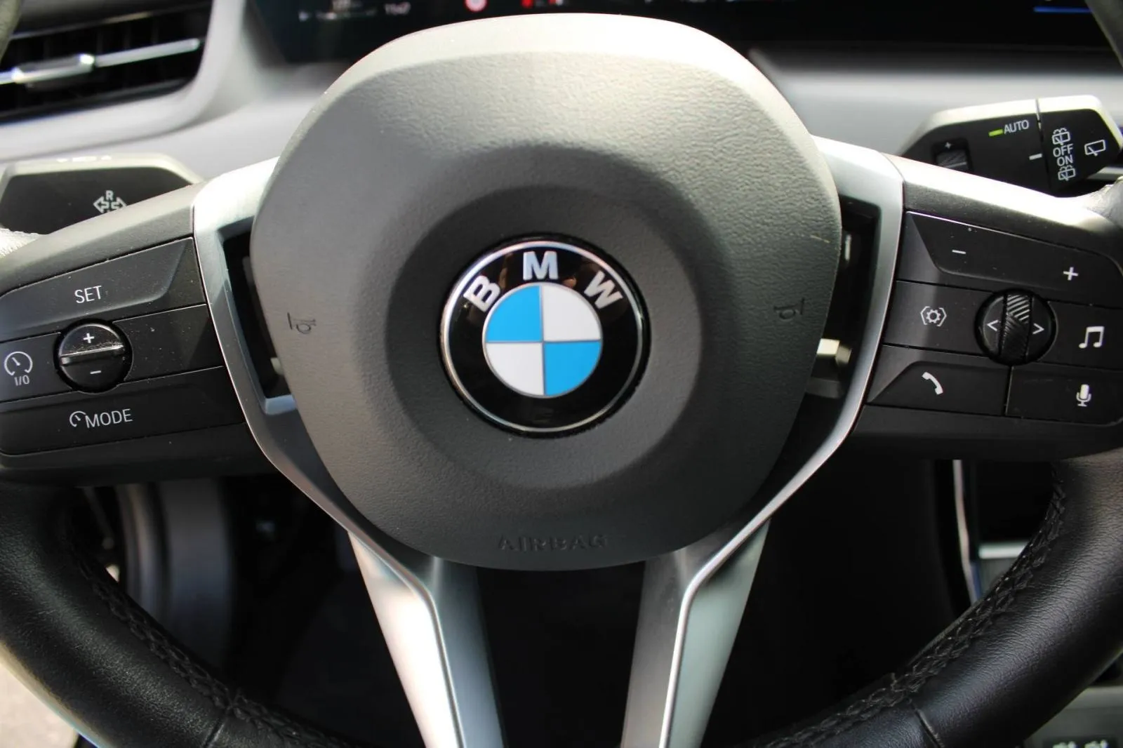 bmw x1 18d automatik *led, navigacija, kamera* - slika 9