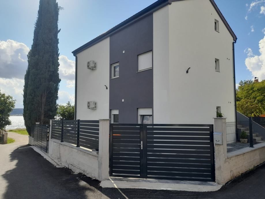 sveti petar na moru,renovirana kuća,3 apartmana(195m2)50 metara more - slika 20