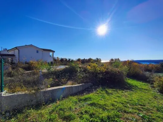 Istra, Zemljište s pogledom na more u Labinu, 607 m2