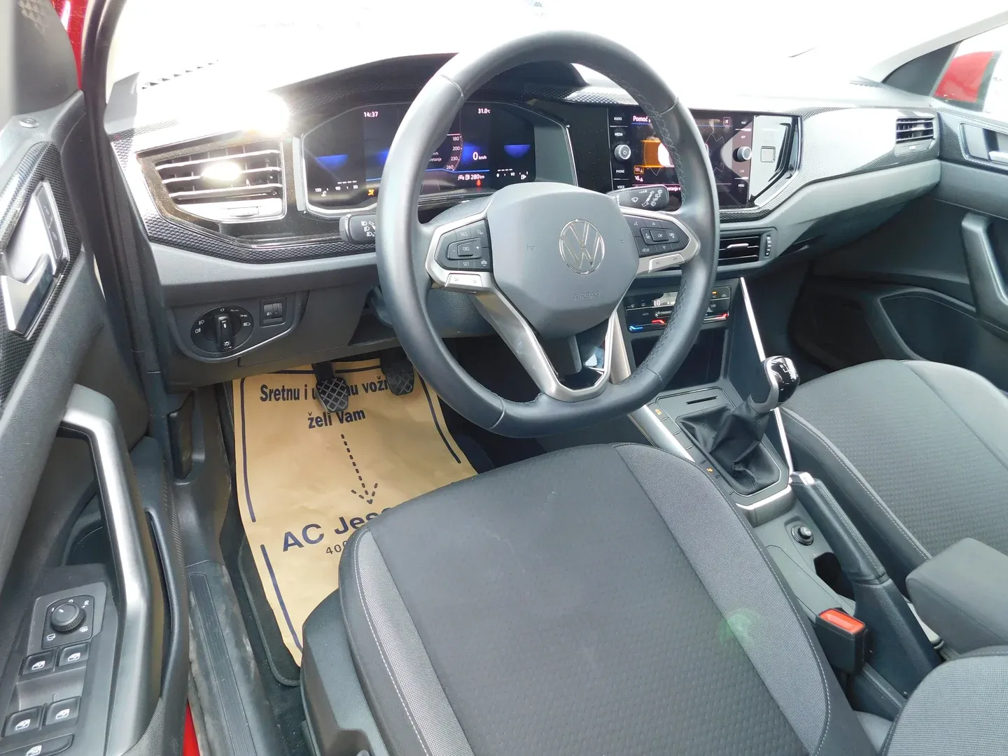 11616 volkswagen taigo 1.0 tsi life - slika 9