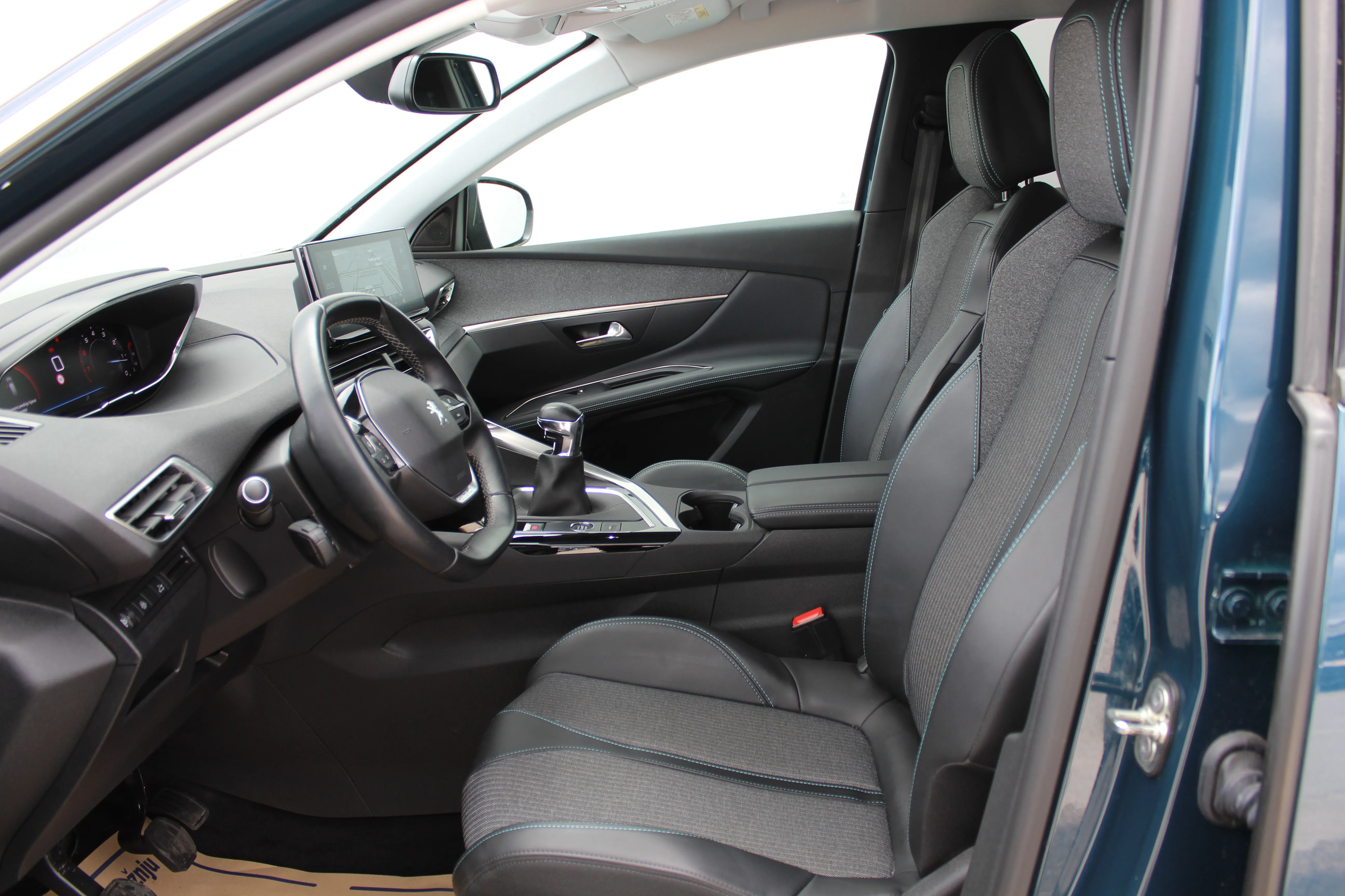 13175 peugeot 3008 1,2 puretech 130 s&s allure - slika 13