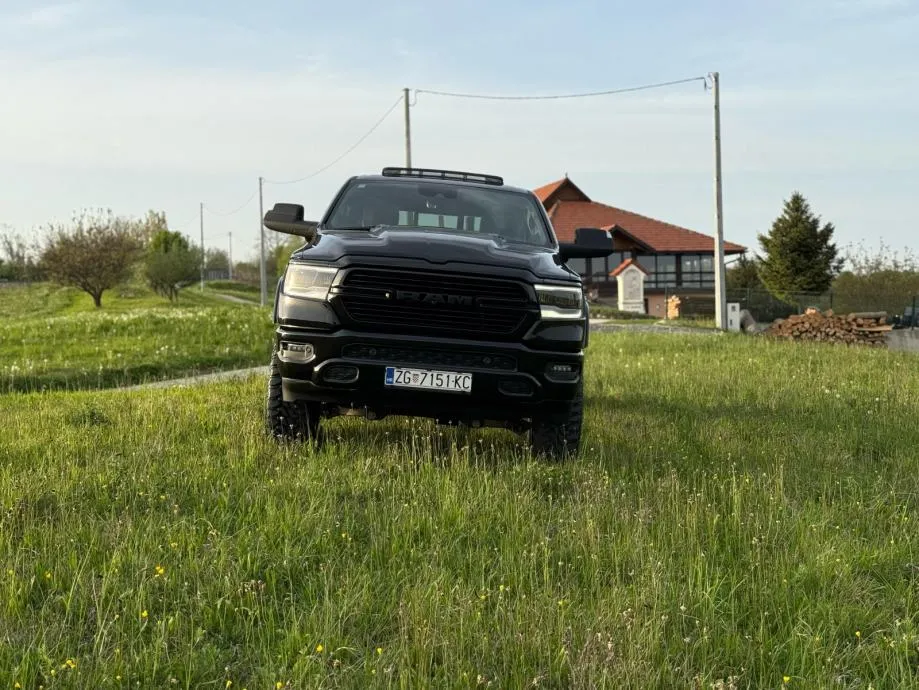 dodge ram 1500 5.7 hemi e-torque laramie - slika 8