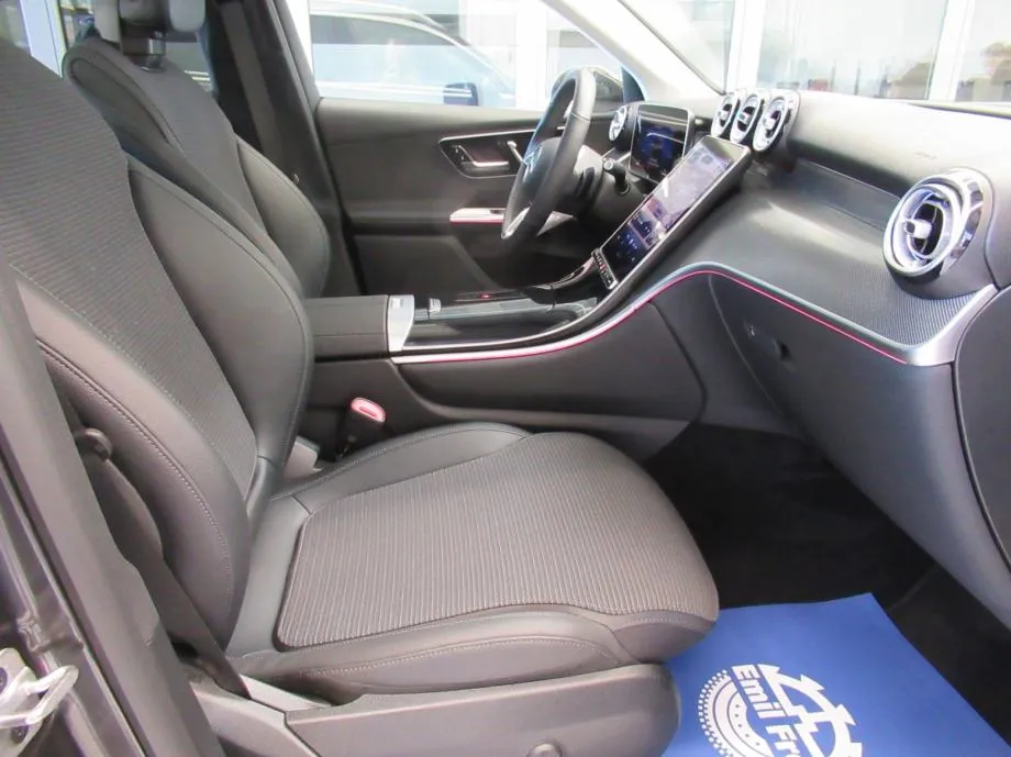 mercedes-benz glc 300 de 4matic avantgarde/panorama/burmester/memory - slika 9
